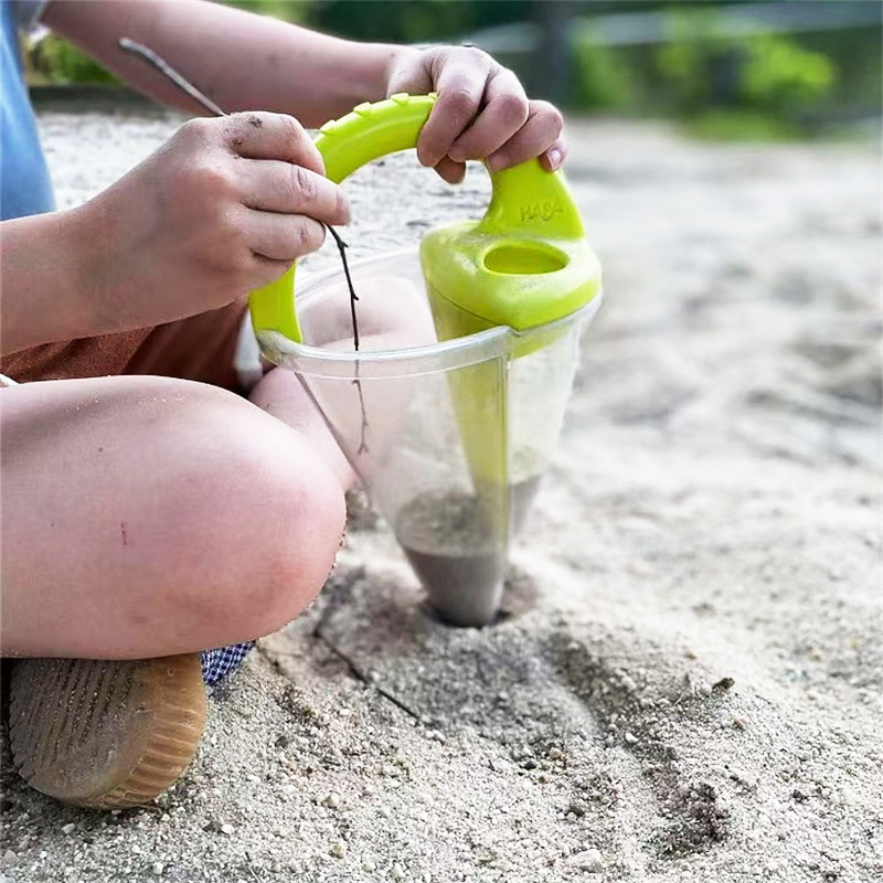 Dzieci na plaży myślą o zabawi – Kids Toys Usa recenzja i cena